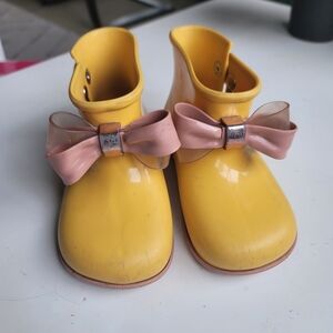 Mini melissa yellow toddler girl boots with bow size usa 10